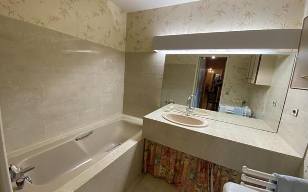 Appartement à louer    3 pièces • 82 m2 Bordeaux