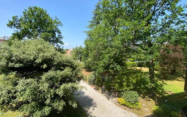 Appartement à louer    3 pièces • 82 m2 Bordeaux