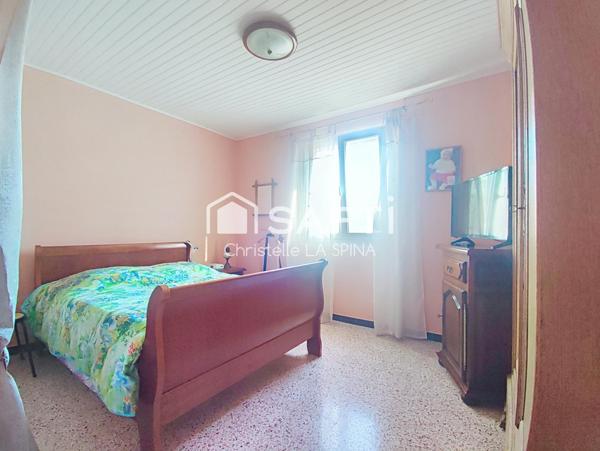 Maison de plain-pied au charme provençal avec jardin arboré