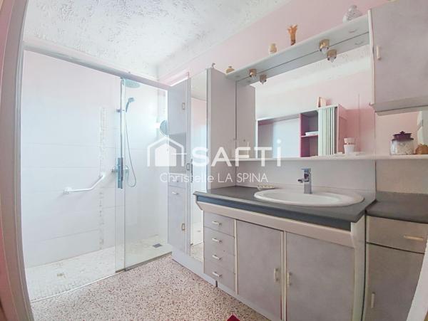 Maison de plain-pied au charme provençal avec jardin arboré