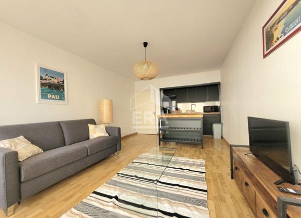 LOCATION PAU - T1 meublé de 30m² rénové avec balcon