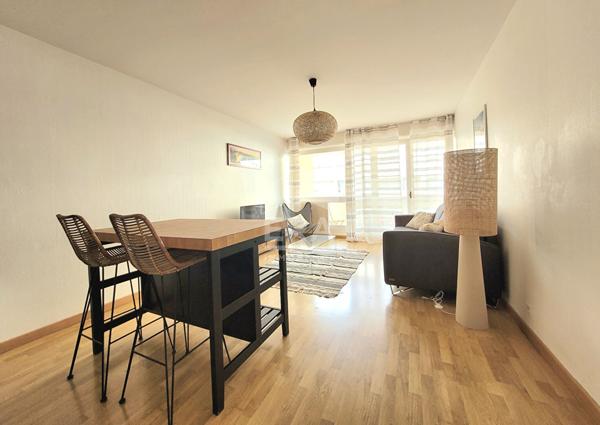LOCATION PAU - T1 meublé de 30m² rénové avec balcon