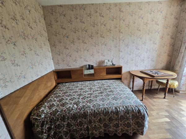 Maison de campagne à vendre – 3 chambres – Terrain de 4 000 m²