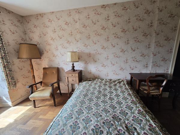Maison de campagne à vendre – 3 chambres – Terrain de 4 000 m²
