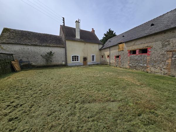 Maison de campagne à vendre – 3 chambres – Terrain de 4 000 m²