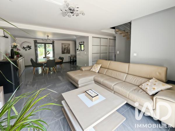 Maison à vendre 6 pièces 131 m² Brie-Comte-Robert