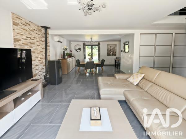Maison à vendre 6 pièces 131 m² Brie-Comte-Robert