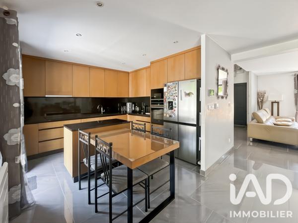 Maison à vendre 6 pièces 131 m² Brie-Comte-Robert