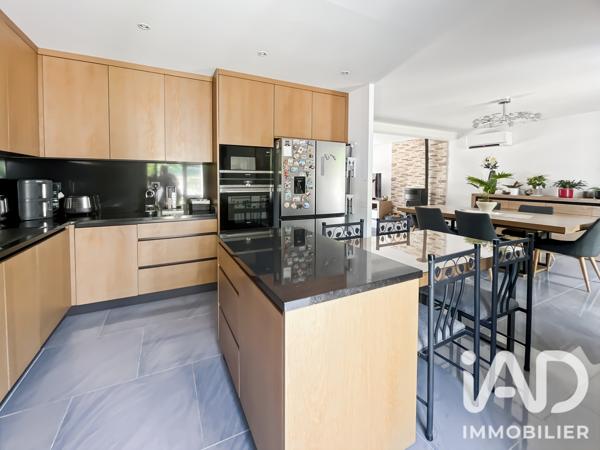 Maison à vendre 6 pièces 131 m² Brie-Comte-Robert