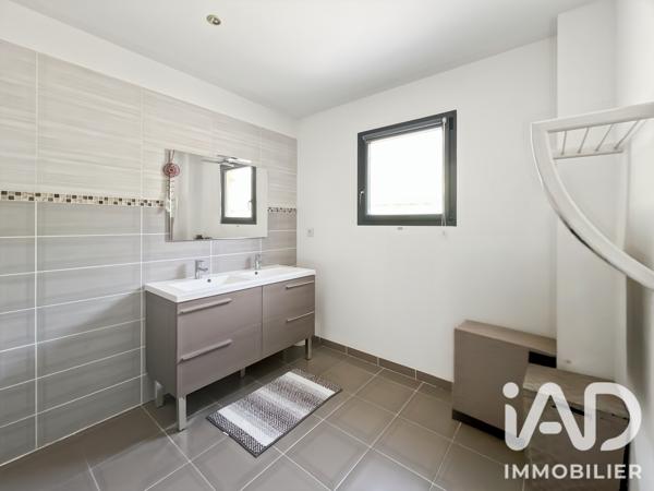 Maison à vendre 6 pièces 131 m² Brie-Comte-Robert
