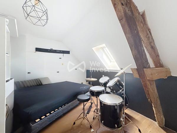 Maison de village de type 5 avec extérieur.