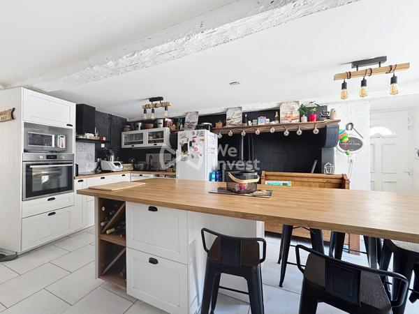 Maison de village de type 5 avec extérieur.