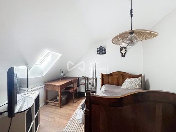 Maison de village de type 5 avec extérieur.