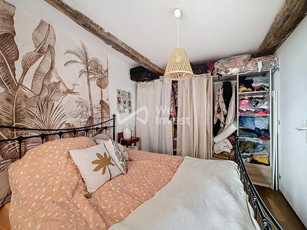 Maison de village de type 5 avec extérieur.
