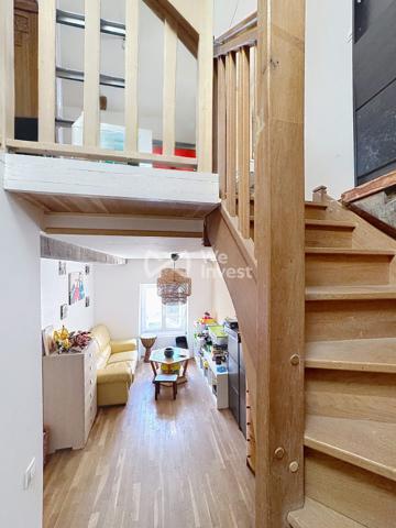 Maison de village de type 5 avec extérieur.