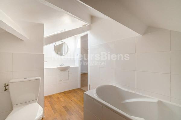 Maison style "Loft" avec  potentiel d'extension, 4 chambres, vue et jardin.