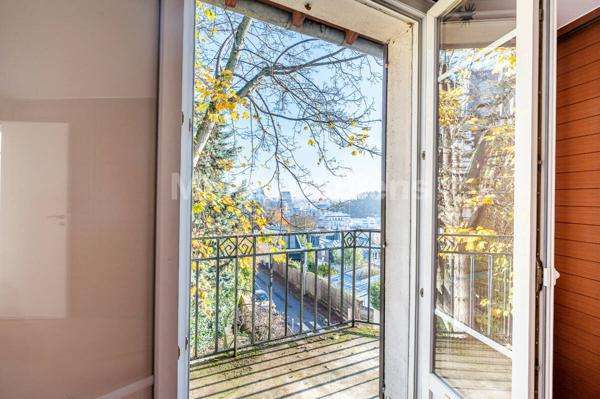 Maison style "Loft" avec  potentiel d'extension, 4 chambres, vue et jardin.