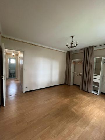 Maison - 6 pièces - 124m2 Porche nouvelle mairie