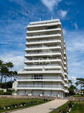 A louer - Appartement 2 pièces meublées ouvertes sur la mer avec terrasse et garage