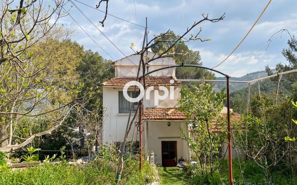 Maison à vendre    10 pièces • 274 m2 Marseille 11