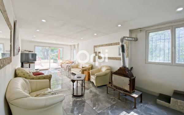 Maison à vendre    10 pièces • 274 m2 Marseille 11