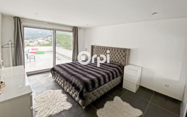 Maison à vendre    10 pièces • 274 m2 Marseille 11