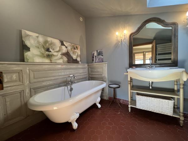 Vaison-la-Romaine (84110) Perle rare au cœur de Séguret : entre sérénité et vue panoramique d’exception