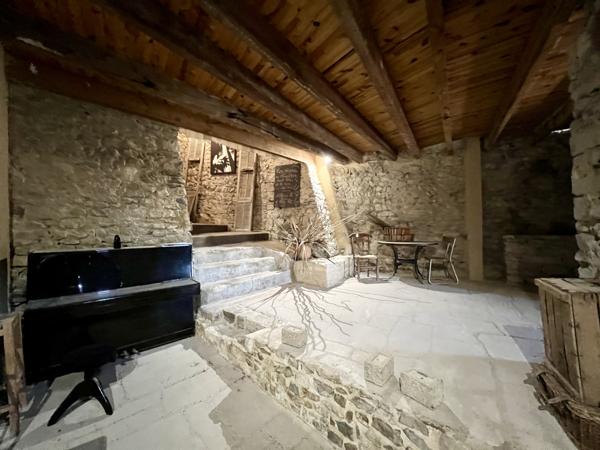 Vaison-la-Romaine (84110) Perle rare au cœur de Séguret : entre sérénité et vue panoramique d’exception