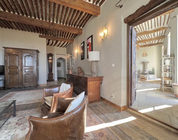 Vaison-la-Romaine (84110) Perle rare au cœur de Séguret : entre sérénité et vue panoramique d’exception