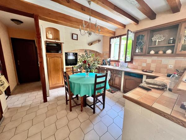 Belle et grande maison de 150 m² avec 5 chambres et sous-sol total