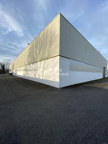 Local d'activité avec bureaux Pau nord 1219 m2