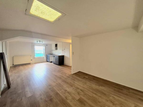 Appartement 2 pièces                                        - 42170 Saint-Just-Saint-Rambert Réf : 12510