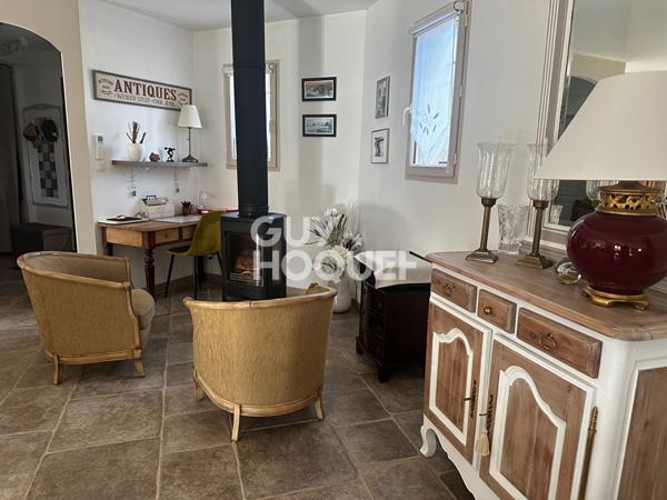 10 MN DE CARCASSONNE Villa 4 chambres, studio indépendant, double garage, piscine sur terrain de 1110m²