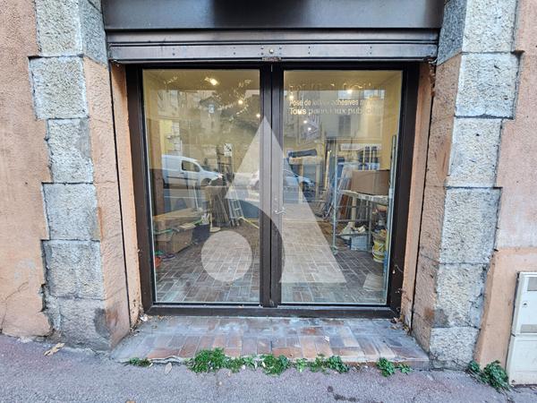 Local commercial 1 pièce 41 m2