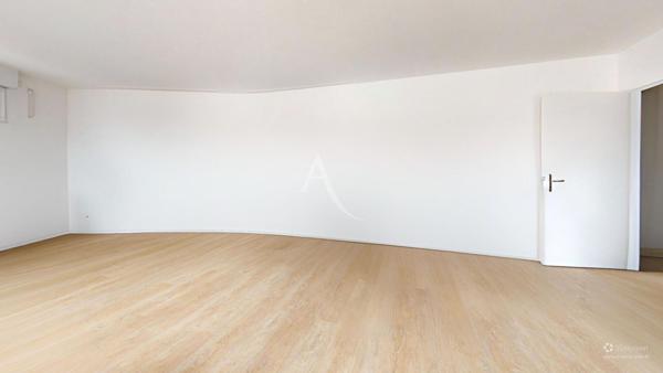 GAGNY, DERNIER ÉTAGE AVEC TERRASSE PANORAMIQUE DE 71 m², RÉSIDENCE RÉCENTE, À DEUX PAS DU RER E