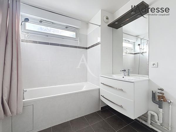 Suresnes - Appartement 3 pièces de 58 m² avec jardin 200 m² - Parking et Cave - 2ème parking en sus