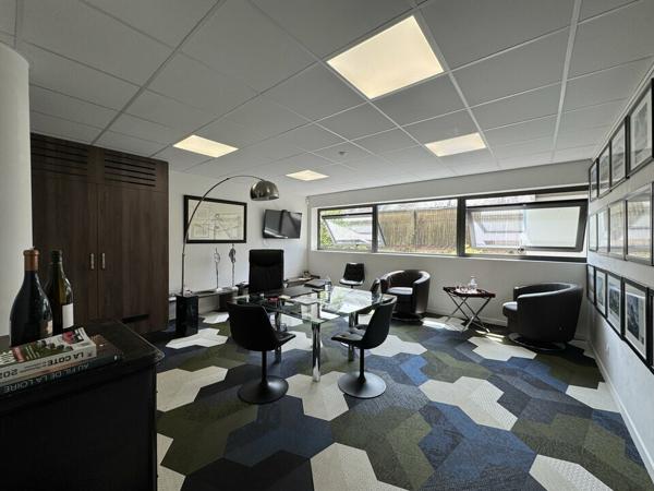 TOURS NORD BUREAUX COMMERCIAUX A VENDRE 351 M² AXE PASSANT POSSIBILITE LOCATION