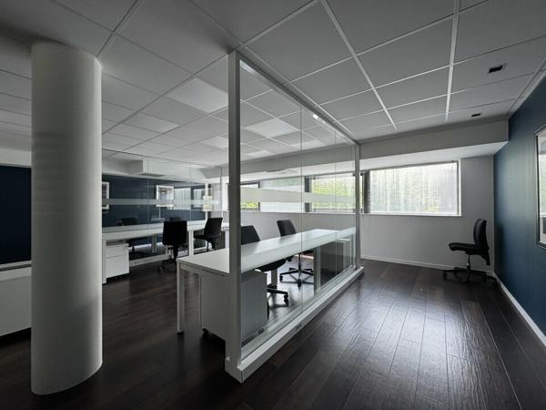 TOURS NORD BUREAUX COMMERCIAUX A VENDRE 351 M² AXE PASSANT POSSIBILITE LOCATION