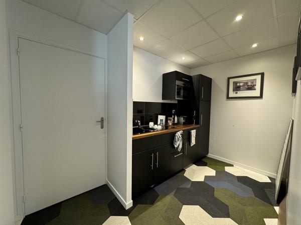 TOURS NORD BUREAUX COMMERCIAUX A VENDRE 351 M² AXE PASSANT POSSIBILITE LOCATION