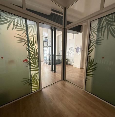 Local commercial ou bureaux à louer Bordeaux hyper centre avec cour privative