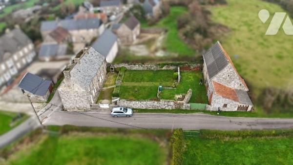 MAISON ET DEPENDANCES - FLAMANVILLE
