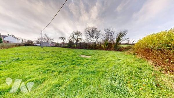 MAISON ET DEPENDANCES - FLAMANVILLE