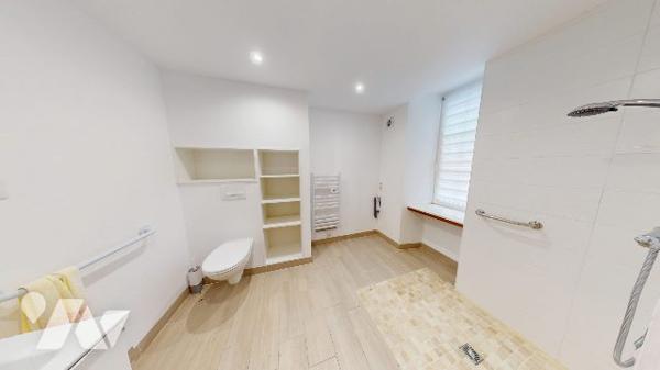 MAISON ET DEPENDANCES - FLAMANVILLE