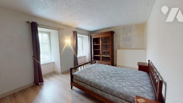 MAISON ET DEPENDANCES - FLAMANVILLE