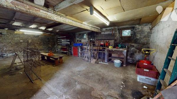 MAISON ET DEPENDANCES - FLAMANVILLE