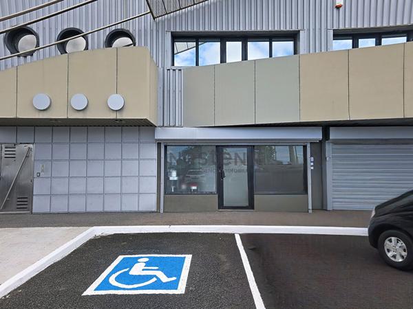 À LOUER - LOCAL PROFESSIONNEL 106 m² Moudong Sud - BAIE-MAHAULT