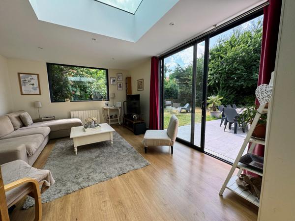 Maison familiale avec jardin à proximité de la Place du Lycée