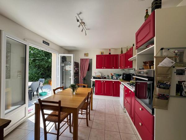 Maison familiale avec jardin à proximité de la Place du Lycée