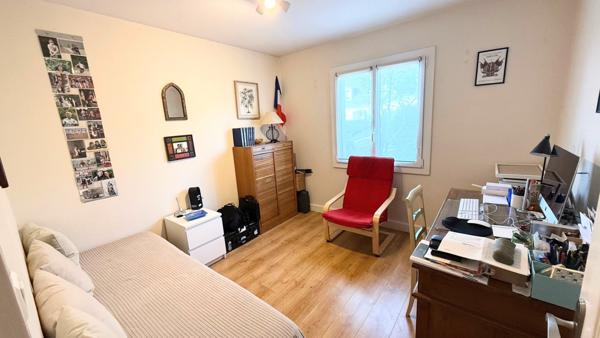 Maison familiale avec jardin à proximité de la Place du Lycée