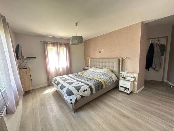 Maison 5 chambres à vendre proche du centre ville d'Aizenay